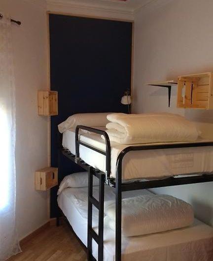 Az The Bridge Hostel - Coliving Zaragoza Exterior photo