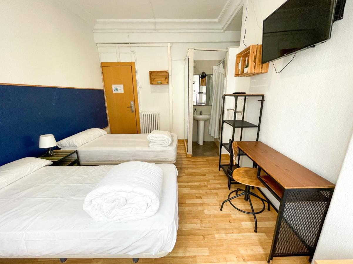 Az The Bridge Hostel - Coliving Zaragoza Exterior photo